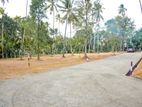 මහනුවර - ගලගෙදර අධිවේගී මාර්ගයට සමීපයෙන් පොතුහැරින් ඉඩමක් HP026