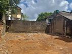 මහරගම පාරට ඇවිදින දුරින් ඉඩමක් වහාම විකිණීමට / RU 13027