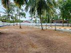 මීගමු පාරට නුදුරින් Residential Area එකක ඉඩමක් විකිණීමට