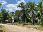 මීගමුව මීරිගම පාරෙන් වටිනා ඉඩමක්