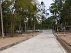 මිනුවන්ගොඩ වටිනපහ කොළඹ පාරට 800m