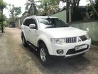 Mitshubishi Montero Sport 7 Seater Jeep-For Rent