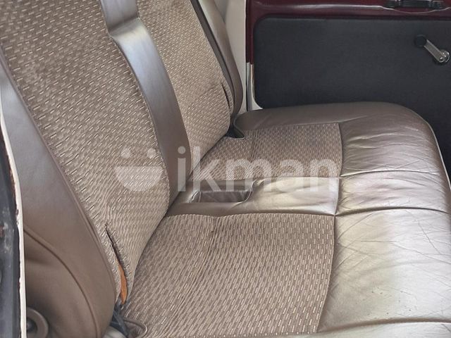 Mitsubishi 4Dr 1981 photo 2