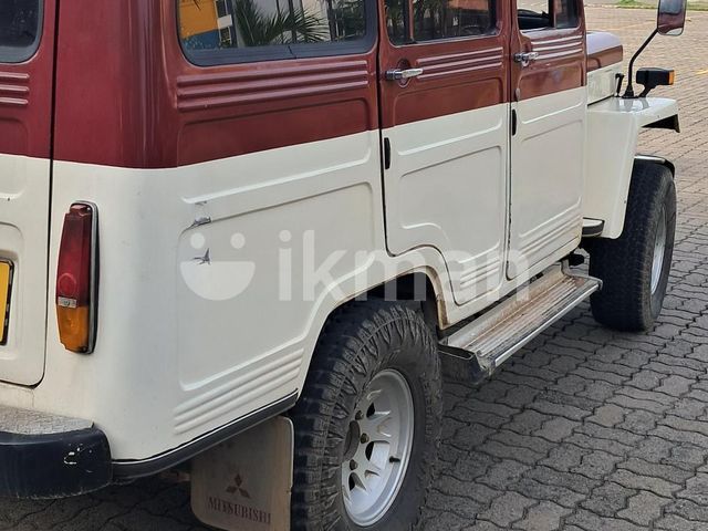 Mitsubishi 4Dr 1981 photo 5