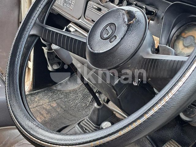 Mitsubishi 4Dr 1981 photo 3