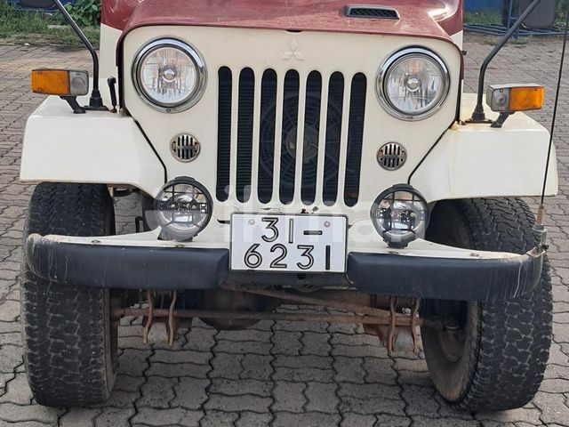 Mitsubishi 4Dr 1981 photo 4