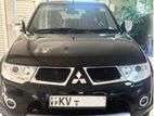 Mitsubishi 4DR Montero Sport 2012
