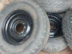 Mitsubishi 4DR5 Jeep 215/15 Tires