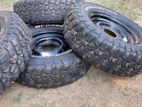 Mitsubishi 4dr5 Jeep recondition 235/75/15 tyres with rim