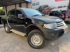 Mitsubishi L200 2011