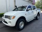 Mitsubishi L200 2012
