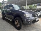 Mitsubishi L200 2012