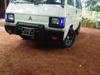 Mitsubishi L300 1985