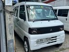 Mitsubishi Minicab 2001