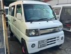 Mitsubishi Minicab 2001