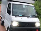 Mitsubishi MiniCab 2005