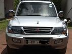 Mitsubishi Montero 2000