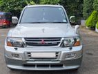 Mitsubishi Montero 2001
