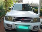 Mitsubishi Montero 2001