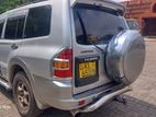 Mitsubishi Montero 2002