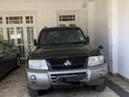 Mitsubishi Montero 2003