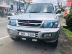 Mitsubishi Montero 2003