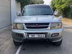 Mitsubishi Montero 2003