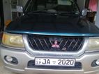Mitsubishi Montero 2003
