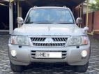 Mitsubishi Montero 2003