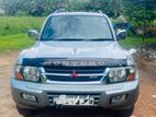 Mitsubishi Montero 2004