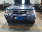 Mitsubishi Montero 2004