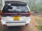 Mitsubishi Montero 2004