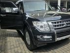 Mitsubishi Montero 2010