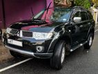 Mitsubishi Montero 2011