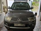 Mitsubishi Montero 2011