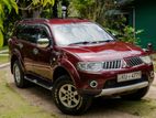 Mitsubishi Montero 2012