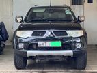 Mitsubishi Montero 2012