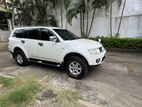 Mitsubishi Montero 2012