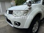 Mitsubishi Montero 2012