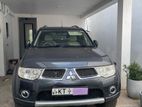 Mitsubishi Montero 2012