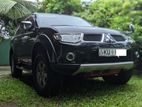 Mitsubishi Montero 2012