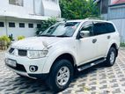 Mitsubishi Montero 2012