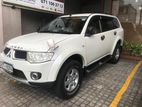 Mitsubishi Montero 2012
