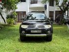 Mitsubishi Montero 2012