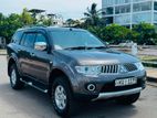 Mitsubishi Montero 2012