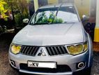 Mitsubishi Montero 2012