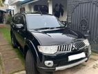 Mitsubishi Montero 2012