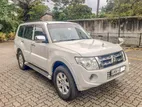 Mitsubishi Montero 2013