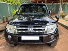 Mitsubishi Montero 2013