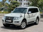 Mitsubishi Montero 2013